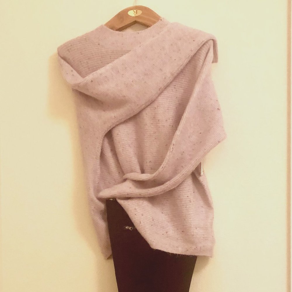 RETROLOGY Medium Long Sleeve Pastel Sweater